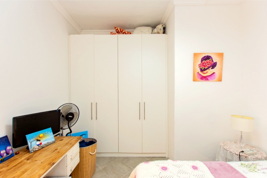 5 Bedroom Property for Sale in Brittania Beach Estate Western Cape